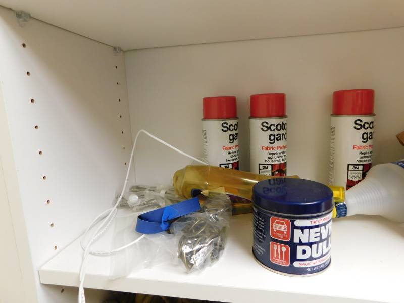 lot 3482 image: Hardware and Cleaning Equipment
