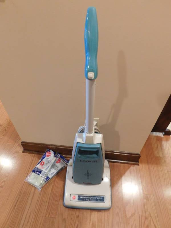 lot 3486 image: Hoover Automatic Power Drive Vacumn Cleaner