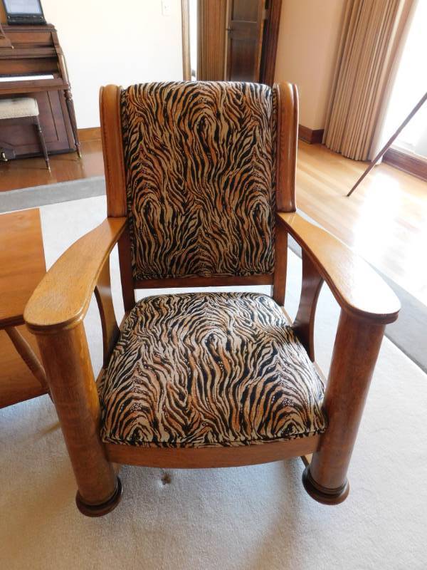 lot 3331 image: Wood Rocking Chair with Cloth Cushions
