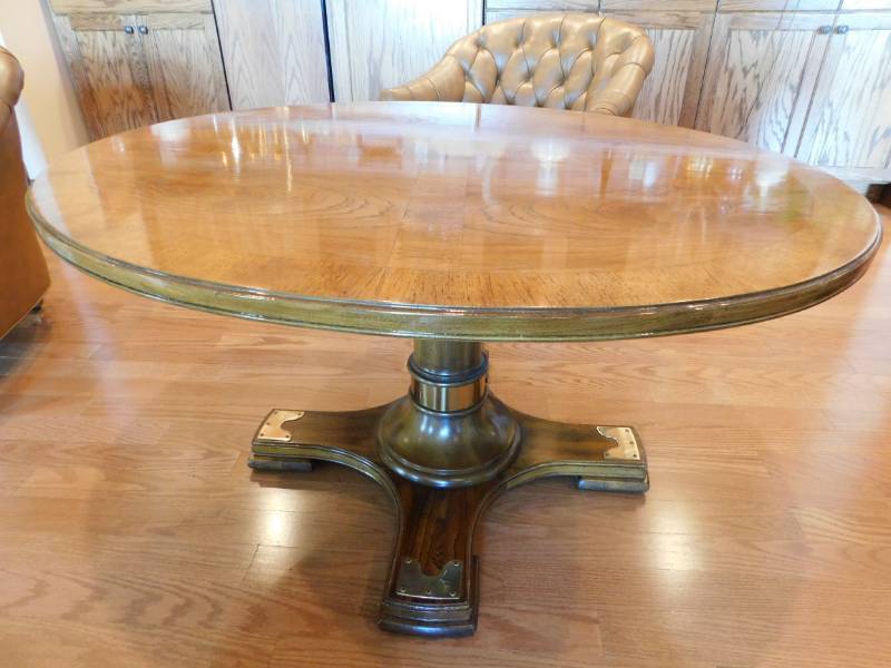 lot 3339 image: Oval Wood Table