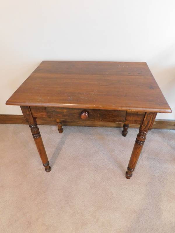 lot 3355 image: Wood Table with 1 Drawer