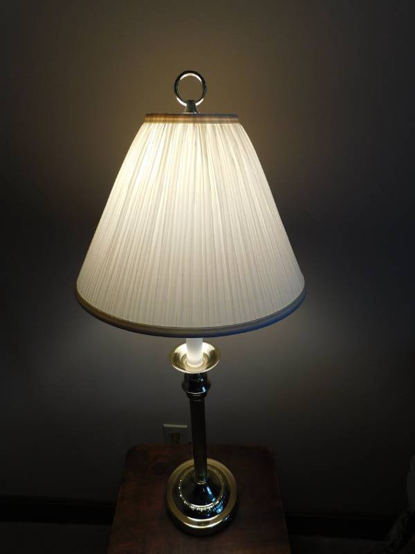 lot 3368 image: 2 Electric Lamps