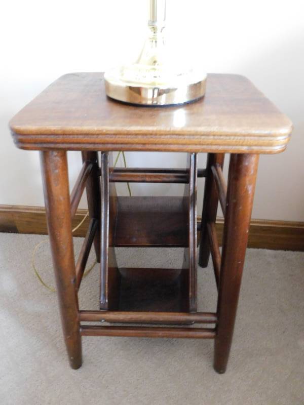 lot 3369 image: Wood End Table