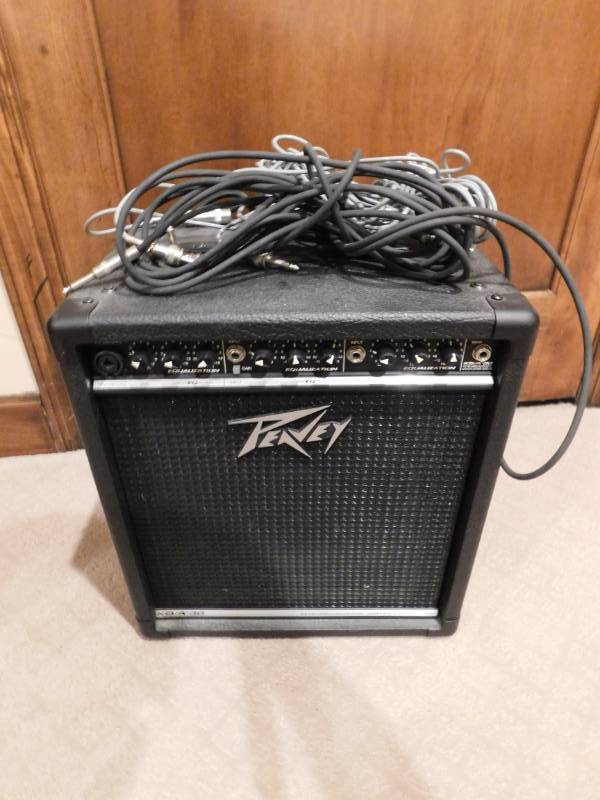 lot 3490 image: Peavey Keyboard Amp with Cords