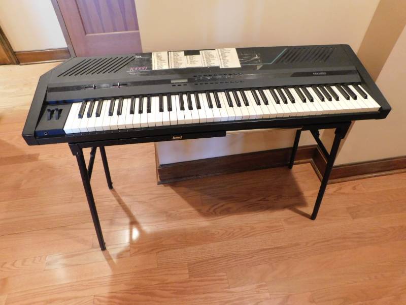 lot 3491 image: Kurzweil Electronic Keyboard and Metal Stand