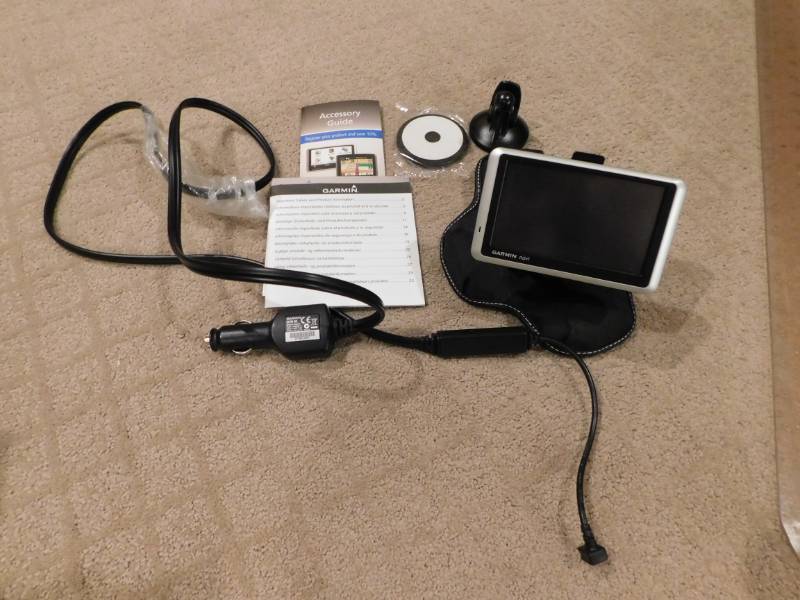 lot 3498 image: Garmin Nuvi Vehicle GPS