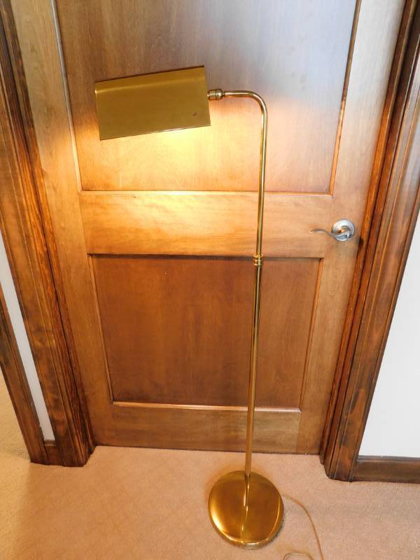 lot 3500 image: Adjustable Height Brass Electric Lamp