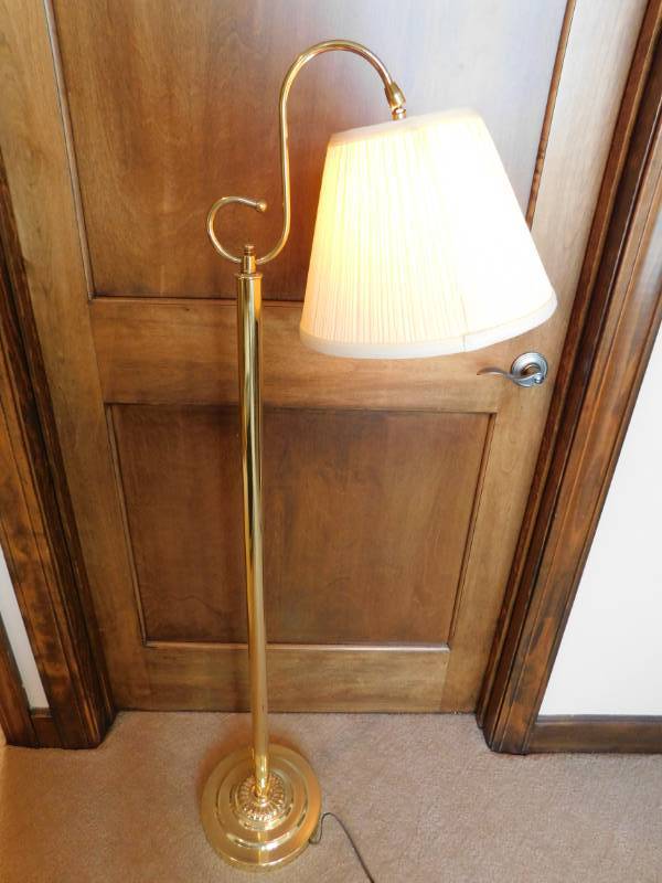 lot 3502 image: Brass Electric Lamp