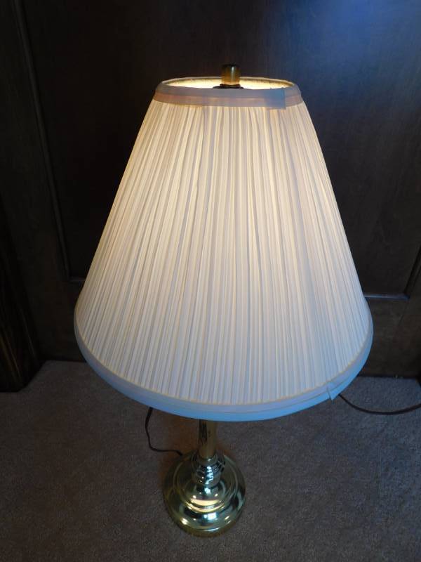 lot 3505 image: Brass Electric Lamp