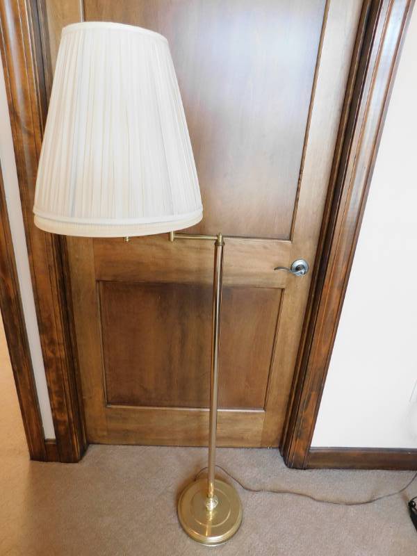 lot 3506 image: Brass Electric Lamp