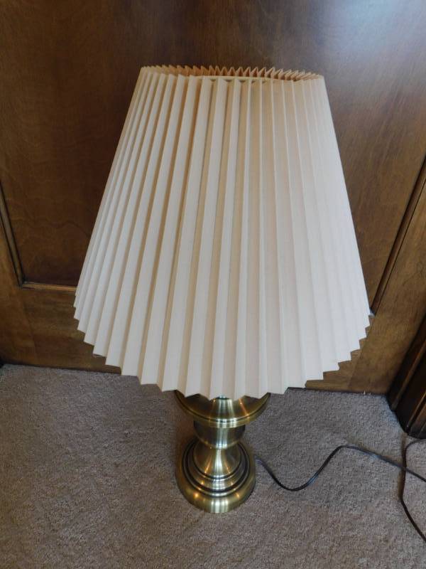 lot 3508 image: Brass Electric Lamp