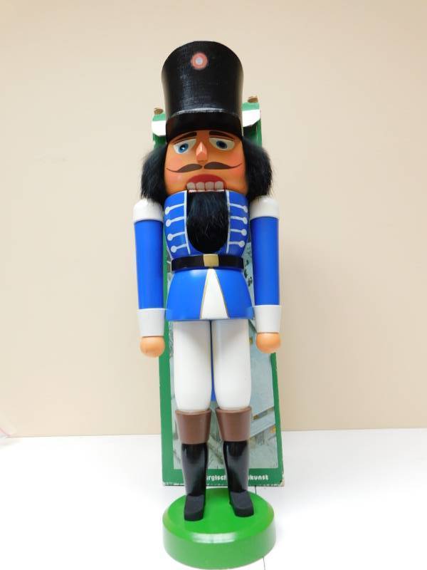 lot 3522 image: Erzgebirge Nutcracker