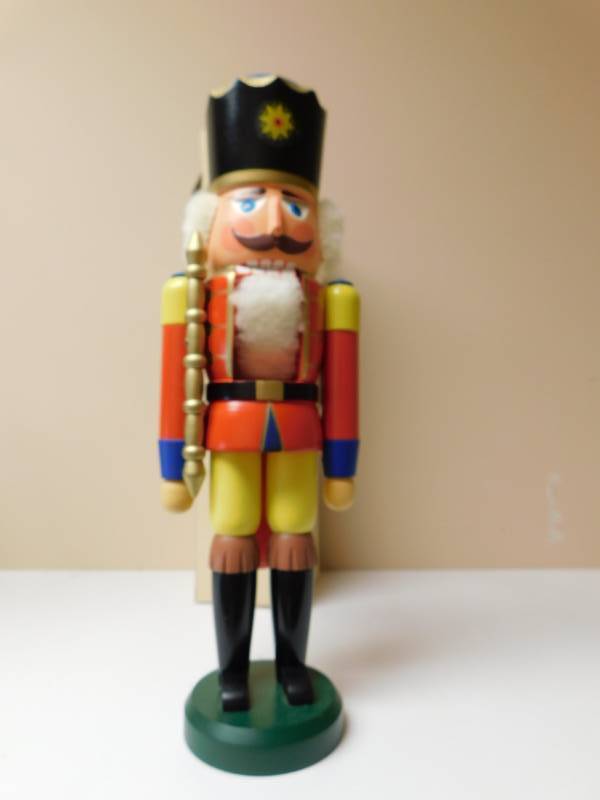 lot 3524 image: Erzgebirge Nutcracker