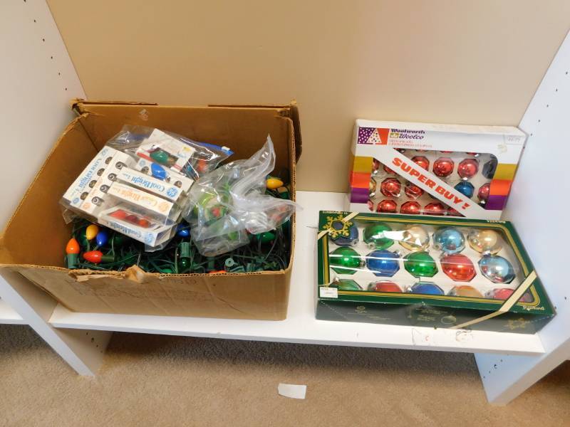 lot 3529 image: Christmas Ornaments and Christmas Lights