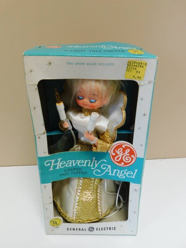 lot 3530 image: General Electric Heavenly Angel Christmas Tree Topper
