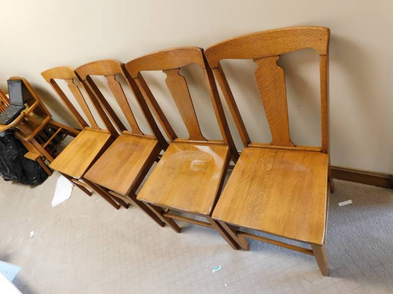lot 3533 image: 4 Wood Chairs