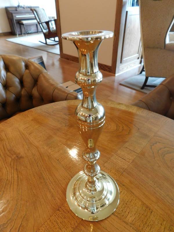 lot 3548 image: Brass Candle Stick Holder