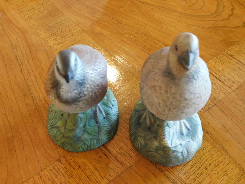lot 3555 image: 2 Ceramic Birds