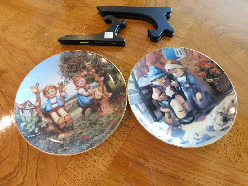 lot 3558 image: 2 MJ Hummel Limited Edition Decorative Ceramic Plates