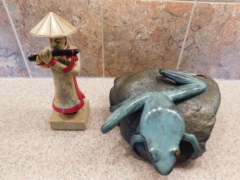 lot 3564 image: Ceramic Art Figurine and Frog on a Rock Art