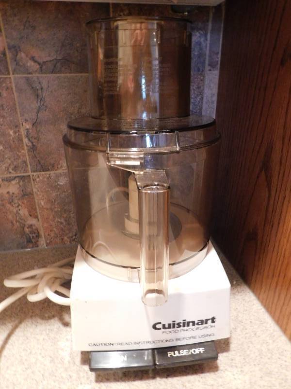 lot 3574 image: Cuisinart Food Processor