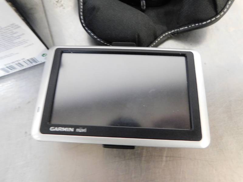 lot 3582 image: Garmin and Assorted Travel Accessories