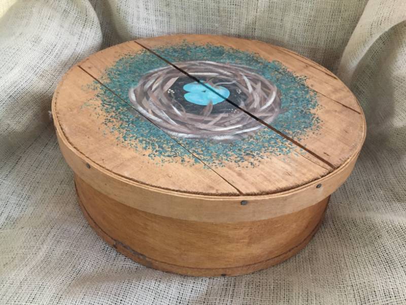 lot 2021 image: Round Wood Cheese Box with painted birds nest