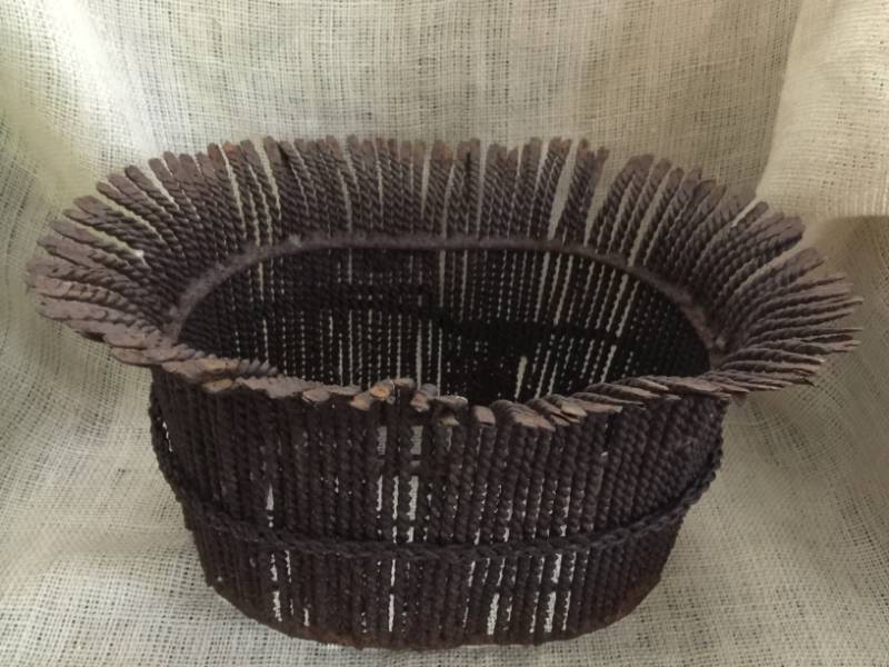 lot 2023 image: Rustic Cast Iron (Straw-Look) Basket
