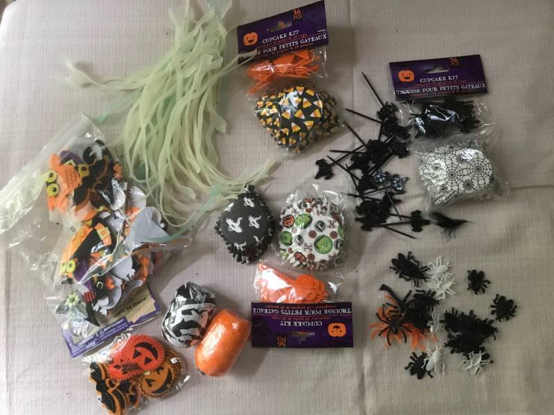 lot 2037 image: Halloween Party Goods...cupcakes foils and assortment of felt stickers
