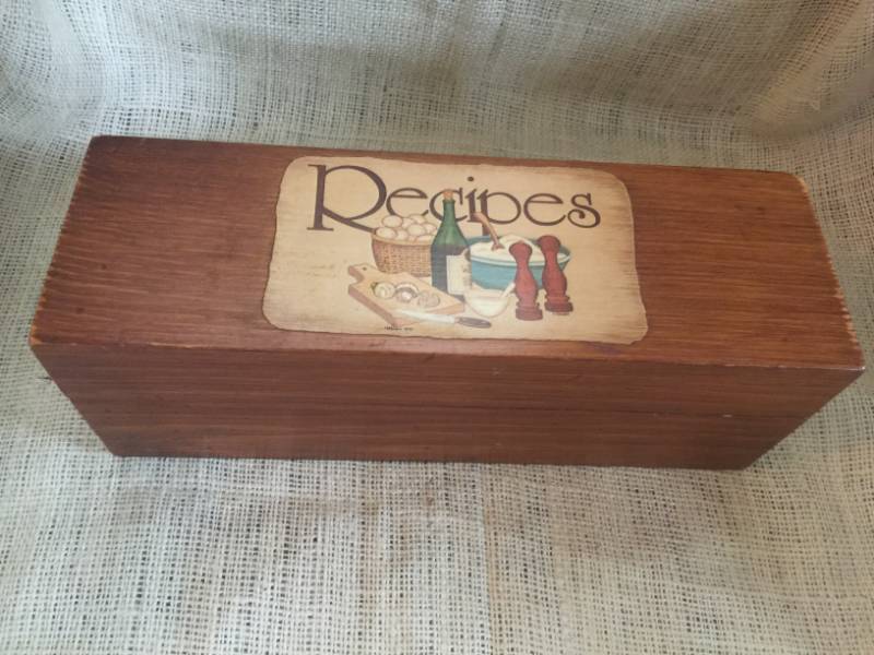 lot 2084 image: Vintage Wood Recipes Box