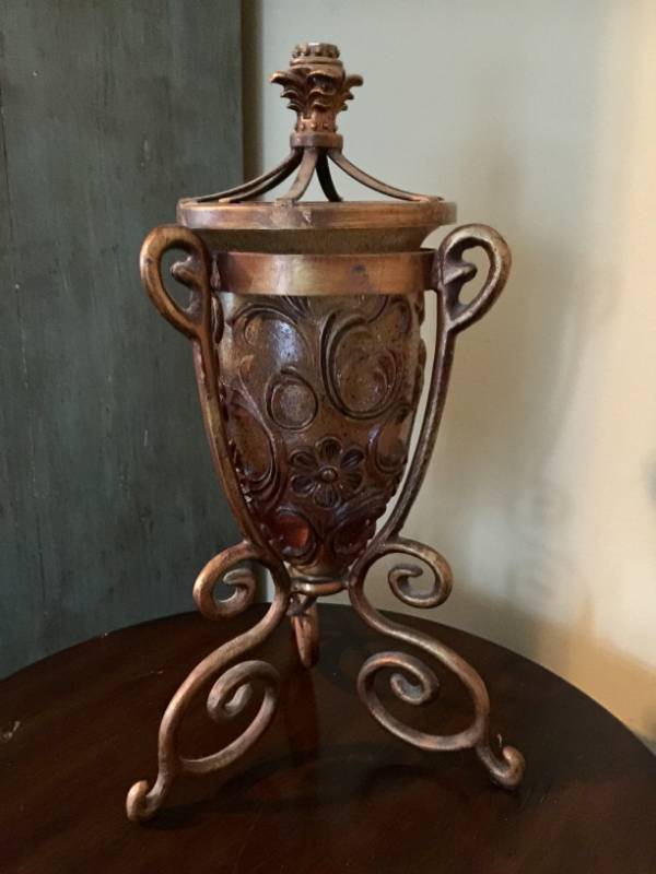 lot 2091 image: 15 Nightlightlamp with frosted glass
