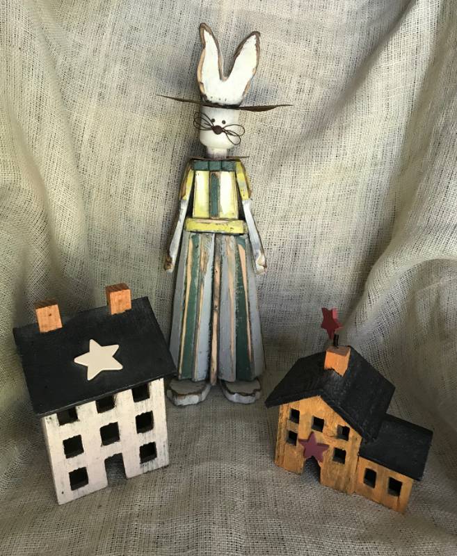 lot 2102 image: 18 12 Country Wood and tin Rabbit and wood Farm houses
