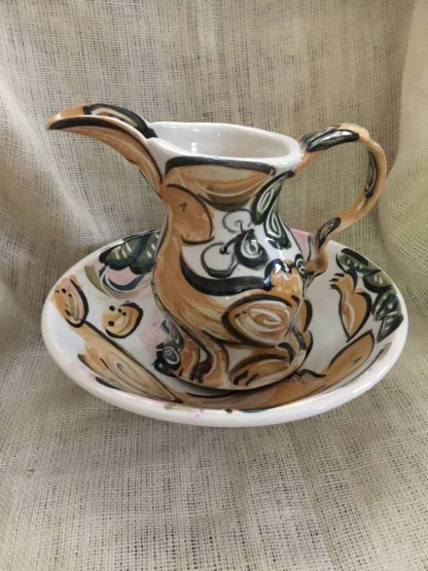 lot 2112 image: Decorative Handmade Pitcher and Bowl Set