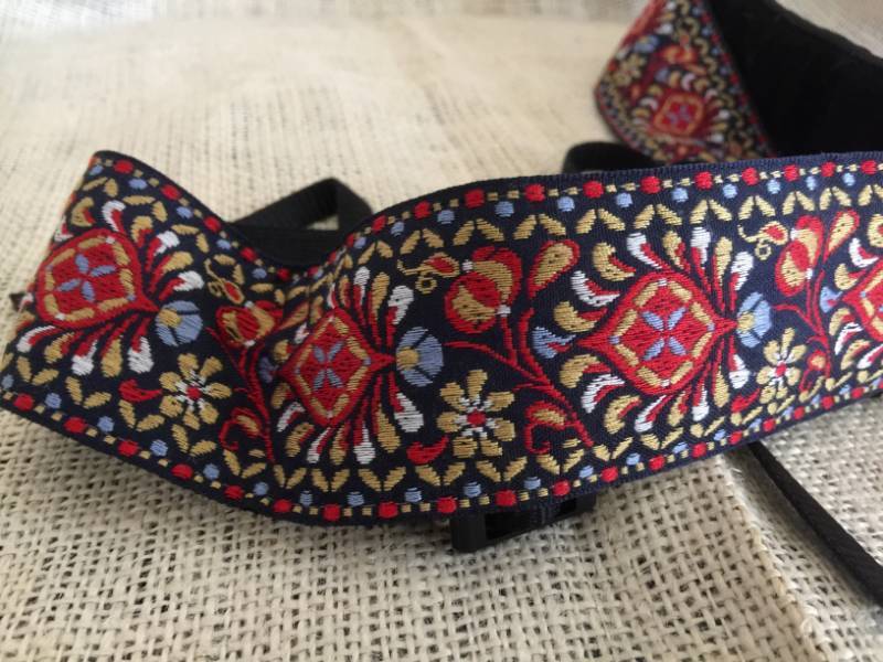 lot 2125 image: Colorful Embroidery Print--Camera or bag strap