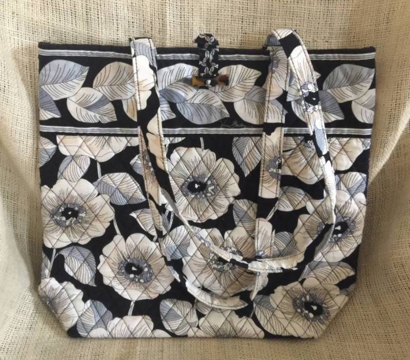 lot 2131 image: Black and White Floral quilted tote bag