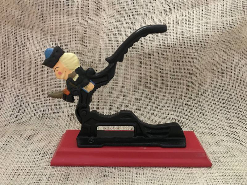 lot 2162 image: Cast Iron Nut Cracker