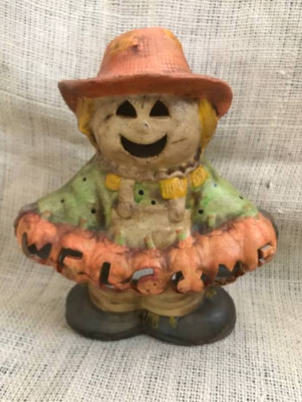 lot 2166 image: Rustic Ceramic Scarecrow Welcome lantern