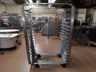 lot 6132 image: Cooking 16 - Pan Metal Rack