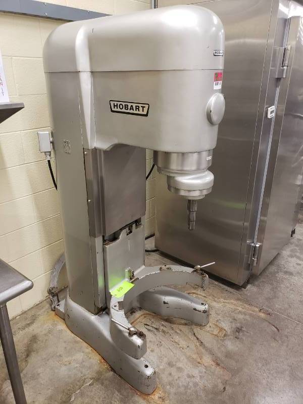 lot 6007 image: Hobart V-1401 140 Qt Mixer