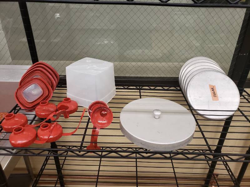 lot 6034 image: Contents On Shelf Rack