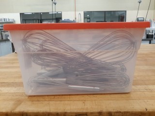lot 6089 image: (11) Wire Wisks Assorted Brands And Sizes