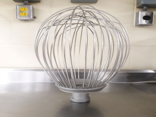 lot 6100 image: Whisk
