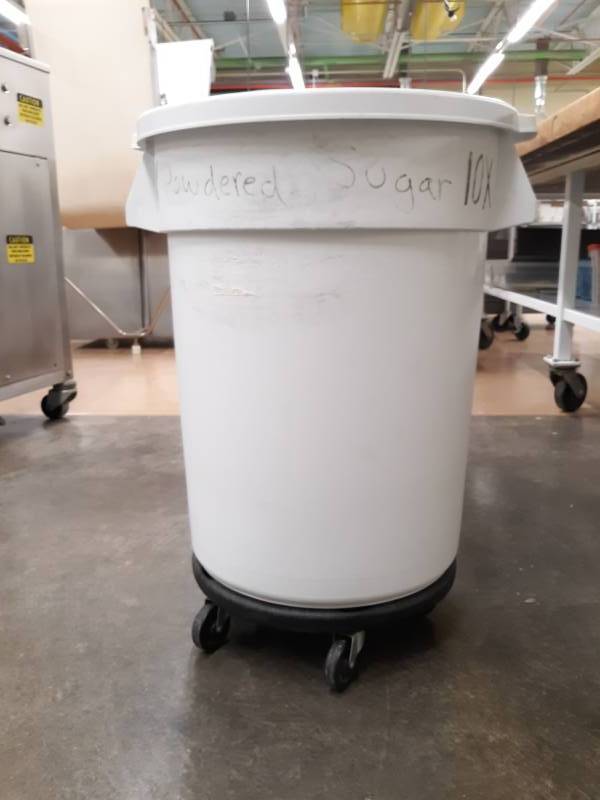 lot 6103 image: Rubbermaid Brute Trashcan On Casters
