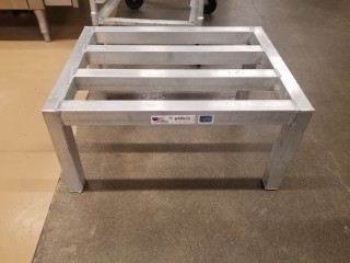 lot 6122 image: Small Dunnage Rack