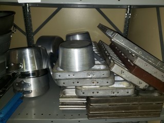 lot 6159 image: Assortment of Baking Trays and Pots (Contents of Shelf)