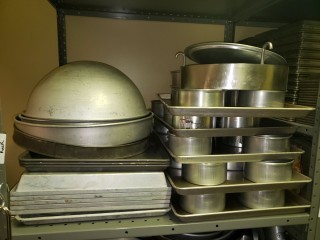 lot 6165 image: Assortment of Large Baking Trays and Cake Trays