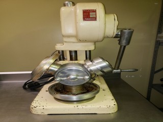 lot 6168 image: Dial O Matic Pie Press