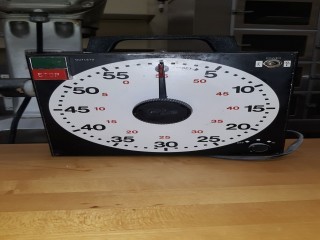 lot 7000 image: Large Stand-Alone Plug-In Clock 60 Minute Timer, w Built in Outlet Plugs