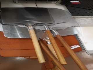lot 7136 image: (10) Various Pizza Peelers