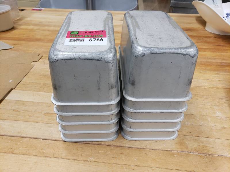 lot 6266 image: (10) Lincoln 5435 loaf pans
